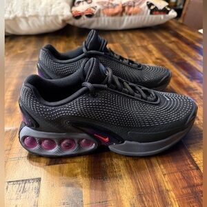 Nike Air Max DN Women’s Sz 7 Brand new💜 black purple